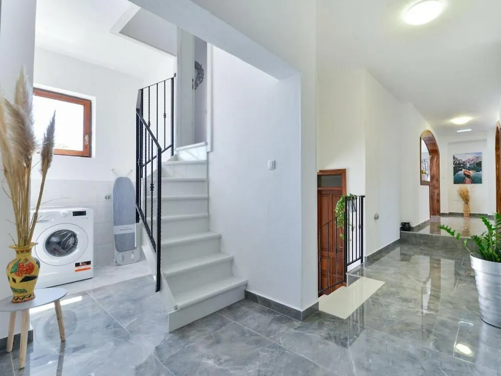 Marinic Comfortable Holiday Residence Zadar Villa